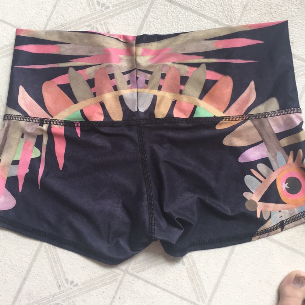Teeki shorts